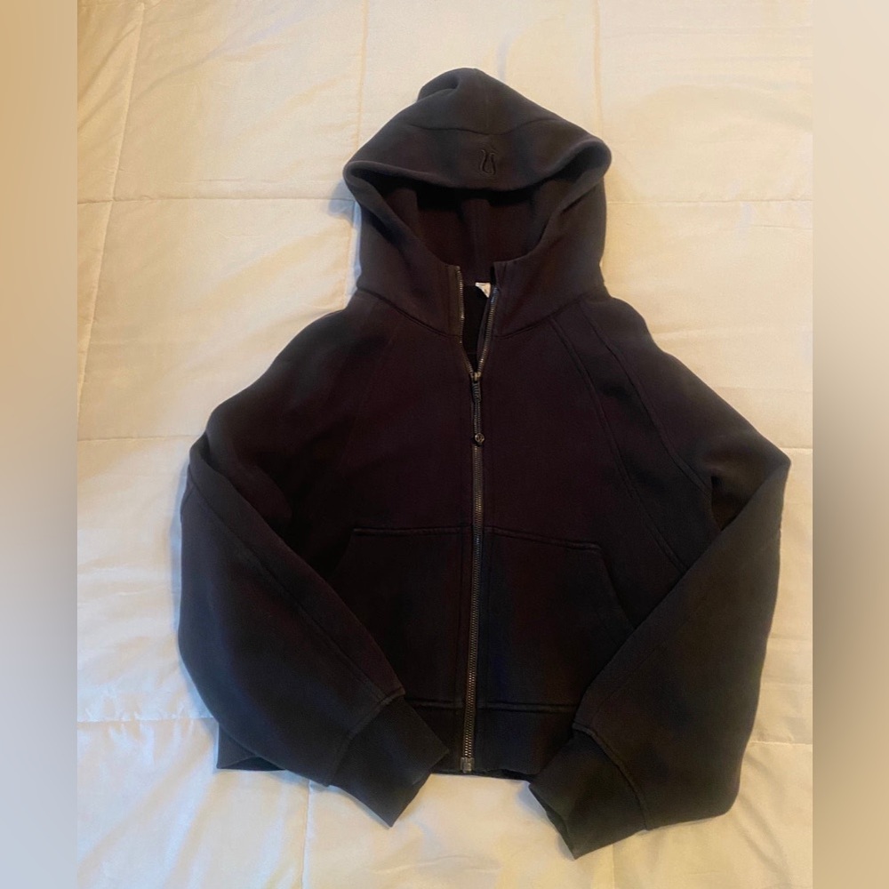 Lululemon full zip oversized scuba hoodie. Size M/L. Black. Great condition.
